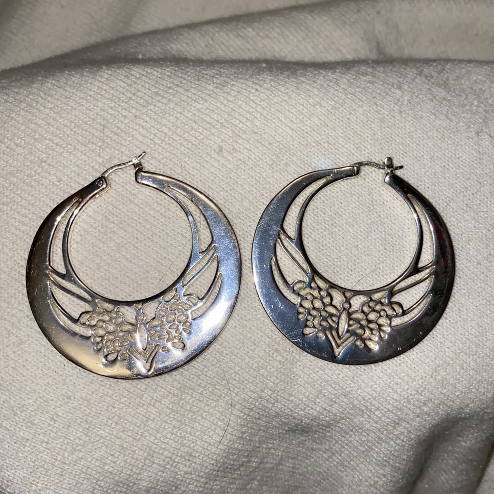 Silver hoops with design